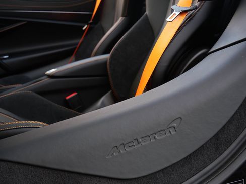 Used 2026 McLaren 750S Spider RWD image 21