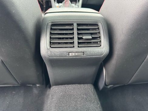 Used 2016 Volkswagen GTI SE image 16