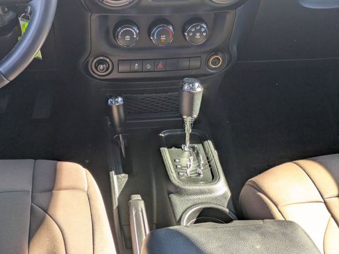 Used 2018 Jeep Wrangler Unlimited Sport S image 17