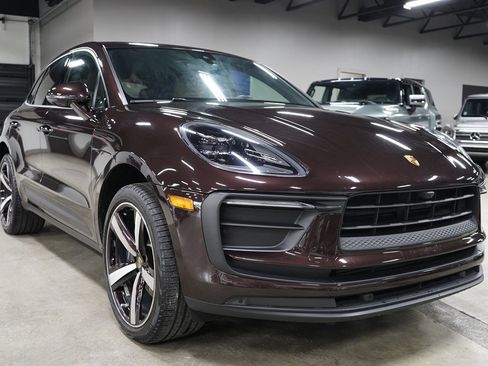 Used 2022 Porsche Macan AWD/4WD image 7
