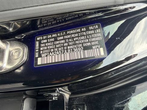 Used 2018 Porsche Macan AWD/4WD image 35