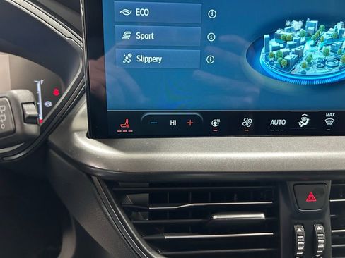 New 2026 Ford Escape SE FWD image 22
