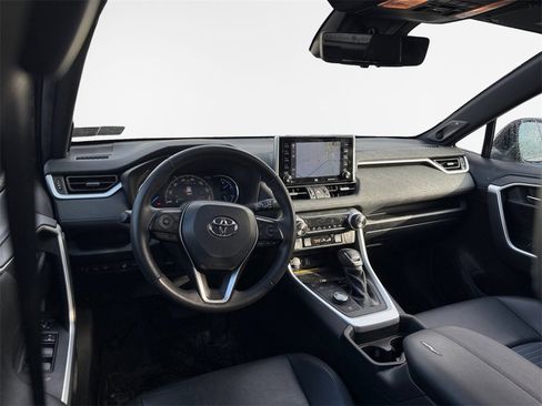 Used 2020 Toyota RAV4 XSE image 21