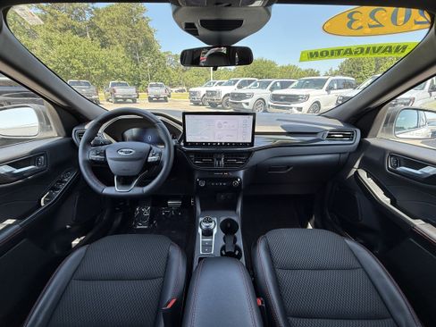 Used 2023 Ford Escape ST-Line w/ Tech Pack #1 AWD/4WD image 11