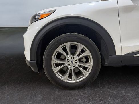 Used 2022 Ford Explorer XLT w/ Equipment Group 202A image 14