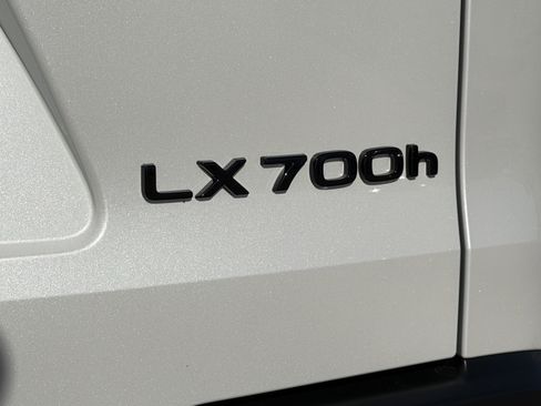 New 2026 Lexus LX 700h Luxury AWD/4WD image 13