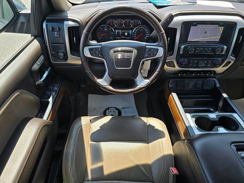 Used 2017 GMC Sierra 1500 SLT RWD image 3