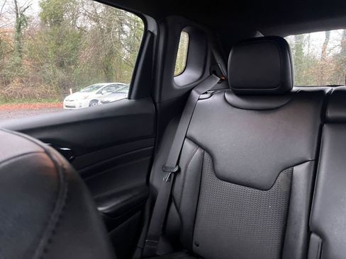 Used 2025 Jeep Compass Trailhawk image 38