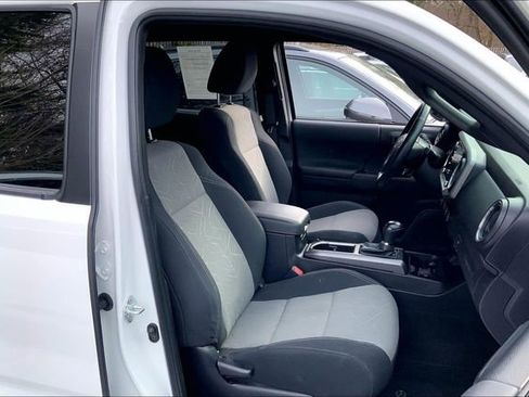 Used 2023 Toyota Tacoma TRD Sport image 8