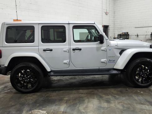 Used 2024 Jeep Wrangler Sahara w/ Technology Group image 21