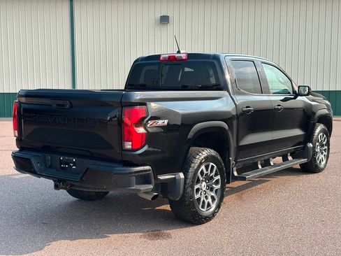 Used 2023 Chevrolet Colorado Z71 w/ Z71 Convenience Package 2 AWD/4WD image 6