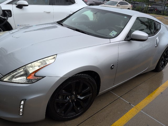 Used 2016 Nissan 370Z Coupe RWD image 6