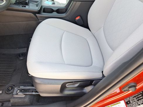 Used 2026 Toyota Corolla Cross LE FWD image 16