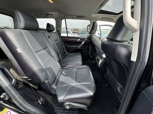 Used 2017 Lexus GX 460 Premium w/ Premium Package AWD/4WD image 28