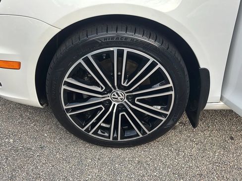 Used 2014 Volkswagen Eos FWD image 26