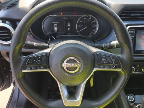 Used 2024 Nissan Versa SV w/ Trunk Package image 7