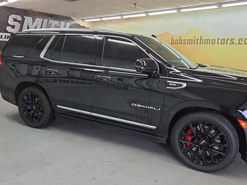 Used 2024 GMC Yukon Denali w/ Denali Reserve Package image 23