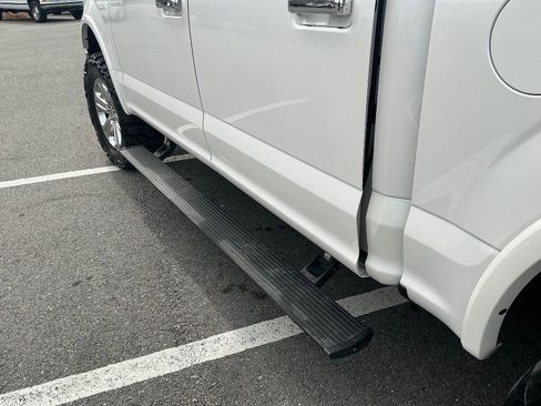 Used 2019 Ford F150 Lariat w/ Equipment Group 502A Luxury image 4