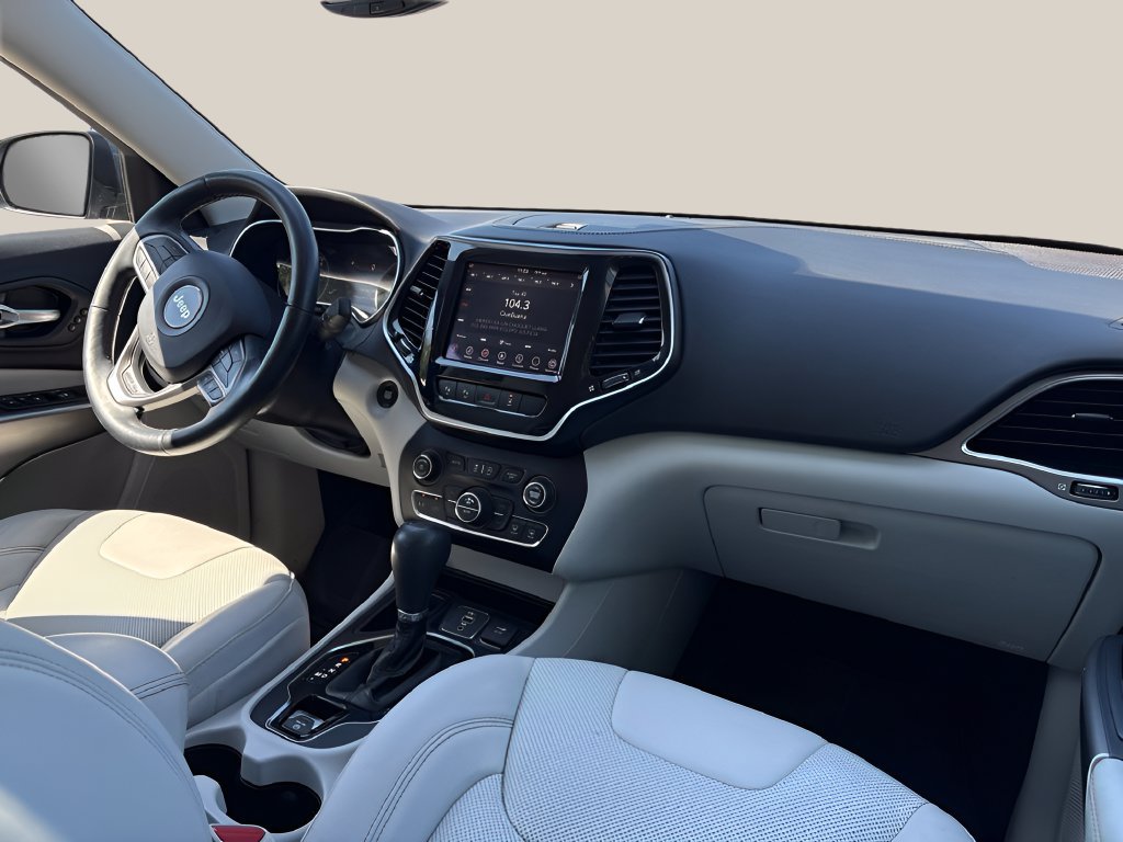 Used 2019 Jeep Cherokee Limited w/ Technology Group FWD image 18