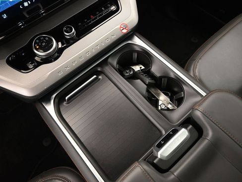 Used 2025 Ford Expedition Max Active image 24