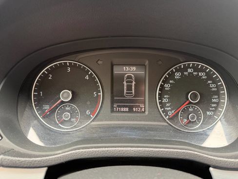 Used 2013 Volkswagen Passat TDI SE FWD image 12