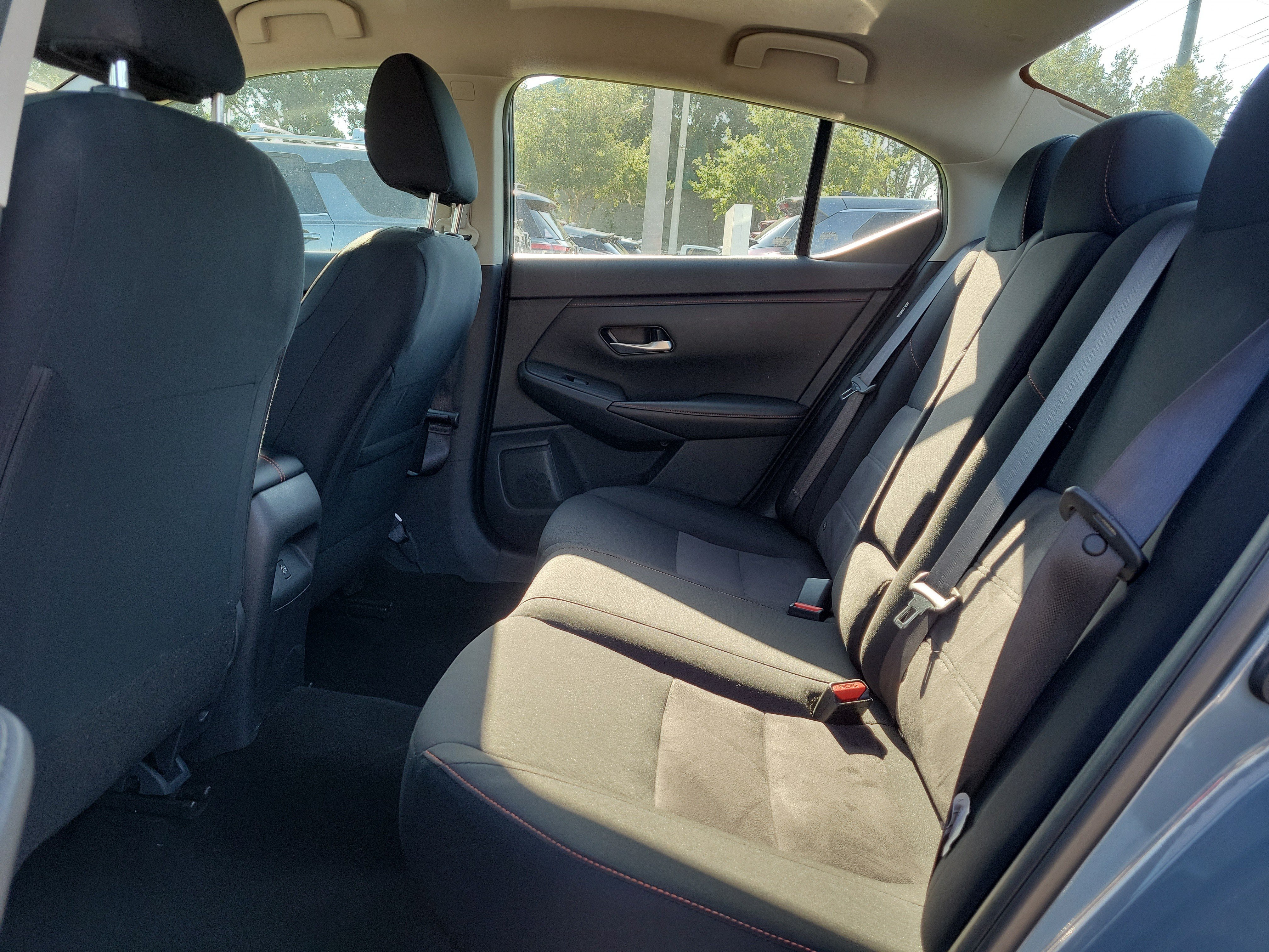 Certified 2025 Nissan Sentra SR FWD image 17