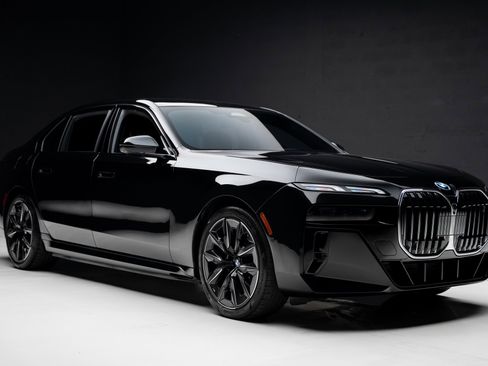 Used 2024 BMW i7 eDrive50 w/ M Sport Package image 83