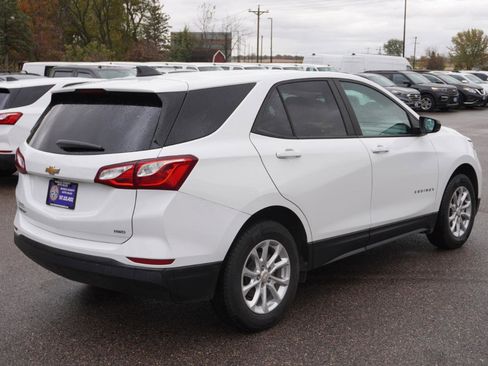 Used 2021 Chevrolet Equinox LS w/ LS Convenience Package AWD/4WD image 5
