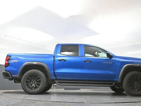 Used 2024 Chevrolet Colorado Trail Boss w/ Technology Package AWD/4WD image 25
