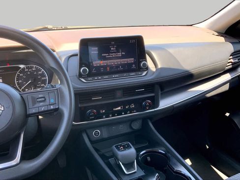 Used 2023 Nissan Rogue SV AWD/4WD image 6