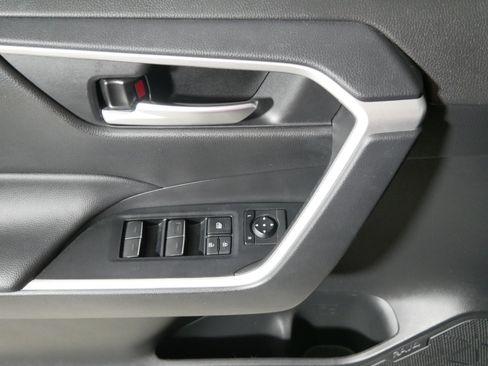 Used 2023 Toyota RAV4 XLE AWD/4WD image 19