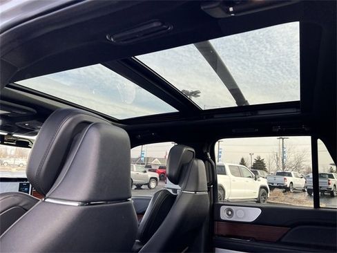 Used 2023 Lincoln Navigator L Reserve image 16