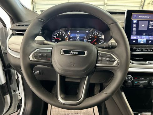 Used 2025 Jeep Compass Limited AWD/4WD image 7