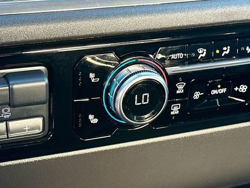 Used 2025 GMC Sierra 1500 SLT image 20