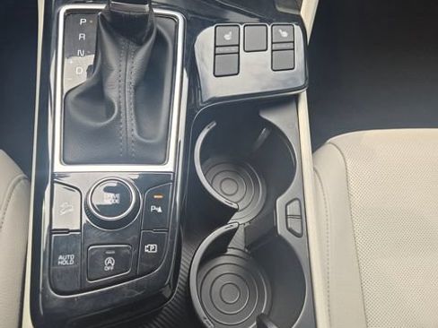 Used 2025 Kia Sportage EX FWD image 18