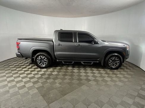 Used 2025 Nissan Frontier SL image 5