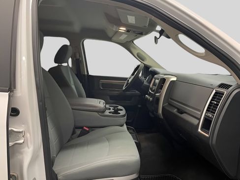 Used 2017 RAM 1500 Classic SLT AWD/4WD image 14