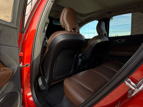 Used 2019 Volvo XC60 T5 Momentum w/ Advanced Package image 43