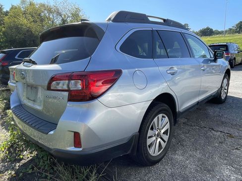 Used 2017 Subaru Outback 2.5i Premium AWD/4WD image 2