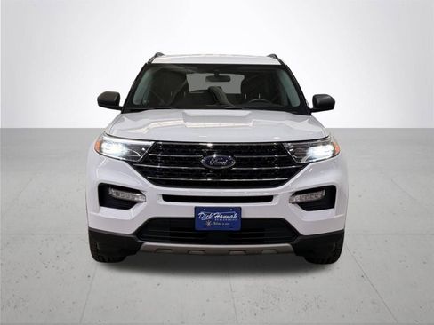 Used 2021 Ford Explorer XLT w/ Equipment Group 202A image 4