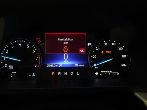 Used 2024 Ford Explorer XLT w/ Equipment Group 202A AWD/4WD image 2