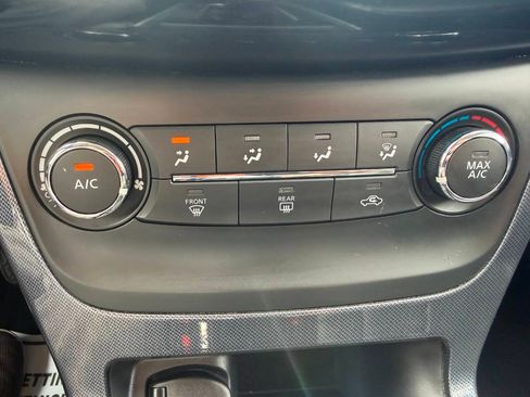 Used 2016 Nissan Sentra SR w/ SR Premium Package FWD image 24
