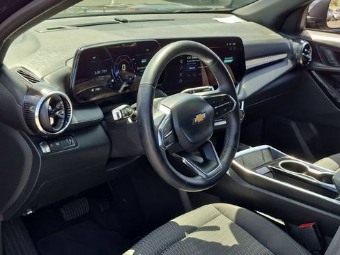 Used 2025 Chevrolet Equinox LT FWD image 15