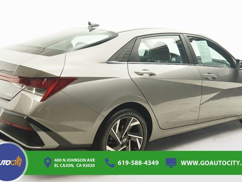 Used 2024 Hyundai Elantra Limited FWD image 6