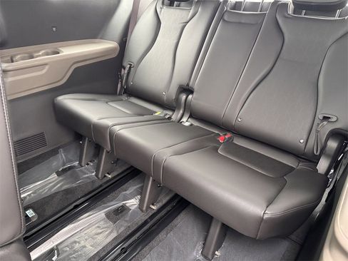 New 2026 Kia Carnival image 27