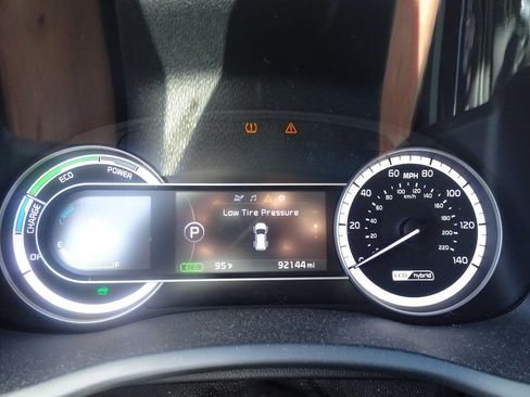 Used 2017 Kia Niro LX image 24