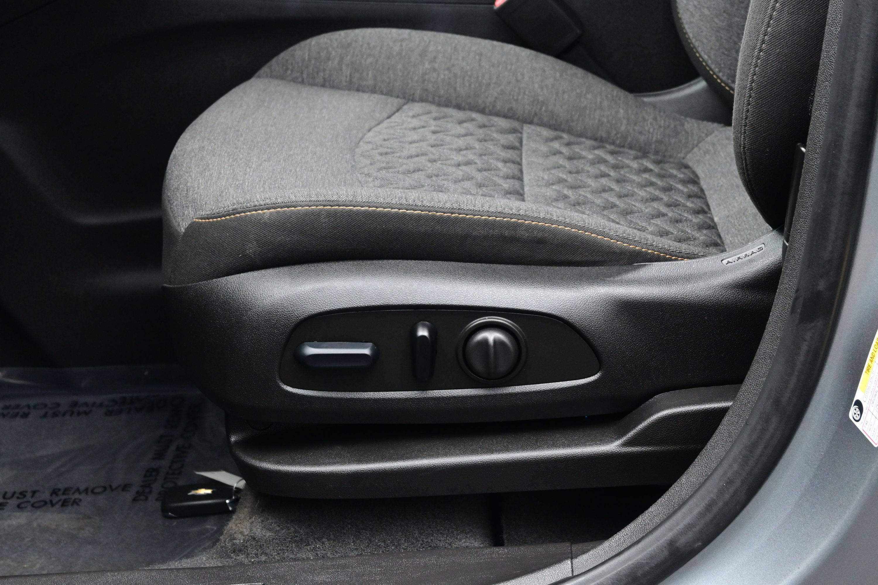 Used 2024 Chevrolet Equinox LT w/ LPO, Floor Liner Package FWD image 11