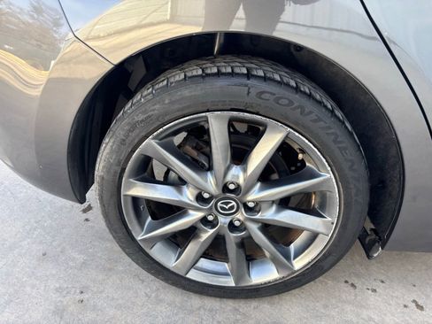 Used 2018 MAZDA MAZDA3 Touring image 10