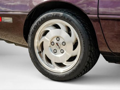 Used 1993 Chevrolet Corvette Coupe RWD image 45