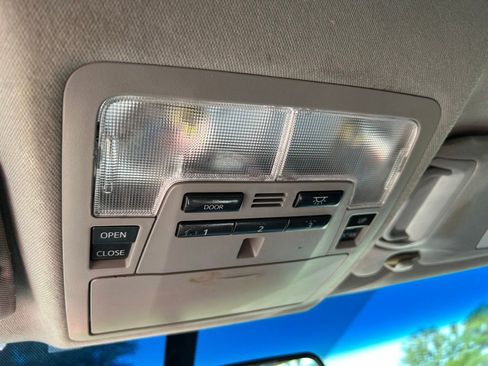 Used 2012 Toyota Camry SE FWD image 28